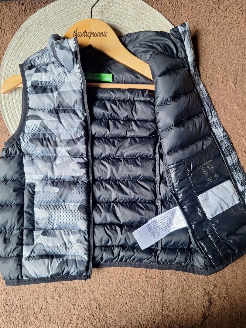 Kids Puffer Winter Vest 3-4Y (Category: Babies & Kids Fashion) located in Quezon City. Submitted by theentreprenurse (Listing ID 1463906811, Image 3). Description: 𝘼𝙐𝙏𝙊 𝙋𝘼𝙎𝙎 𝙏𝙊 𝙇𝙊𝙒 𝘽𝘼𝙇𝙇𝙀𝙍𝙎 📣 ʙʀᴀɴᴅ: Bossini Goosedown (goosedown provides higher loft and better warmth than duck down) ꜱɪᴢᴇ: 3-4y ᴍᴏᴘ: ɢᴄᴀꜱʜ ꜱʜɪᴘᴘɪɴɢ 🛒 (NO RUSH. I'm a working momma :) ) ▪︎ꜰʟᴀꜱʜ ᴇxᴘʀᴇꜱꜱ | J&T ▪︎ʟᴀʟᴀᴍᴏᴠᴇ|ɢʀᴀʙ ~ 𝚃𝚑𝚎𝚜𝚎 𝚌𝚕𝚘𝚝𝚑𝚎𝚜 𝚊𝚛𝚎 𝚊𝚕�