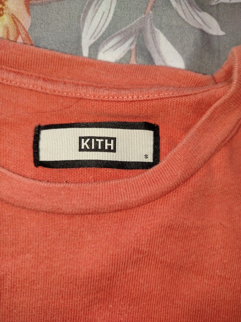 Kith Orange Box Logo T-Shirt Size S (Category: Tshirts & Polo Shirts ) located in Malabon City. Submitted by wreckshoppe (Listing ID 1463844051, Image 3). Description: - Orange Kith T-shirt - Classic black box logo on front - 100% Cotton - Tagged Size: S Width 18.5 x 29 Length - Essential streetwear staple Mode of Payment: Gcash/BDO For Grab/Lalamove -Shipping fee will be shouldered by the buyer.