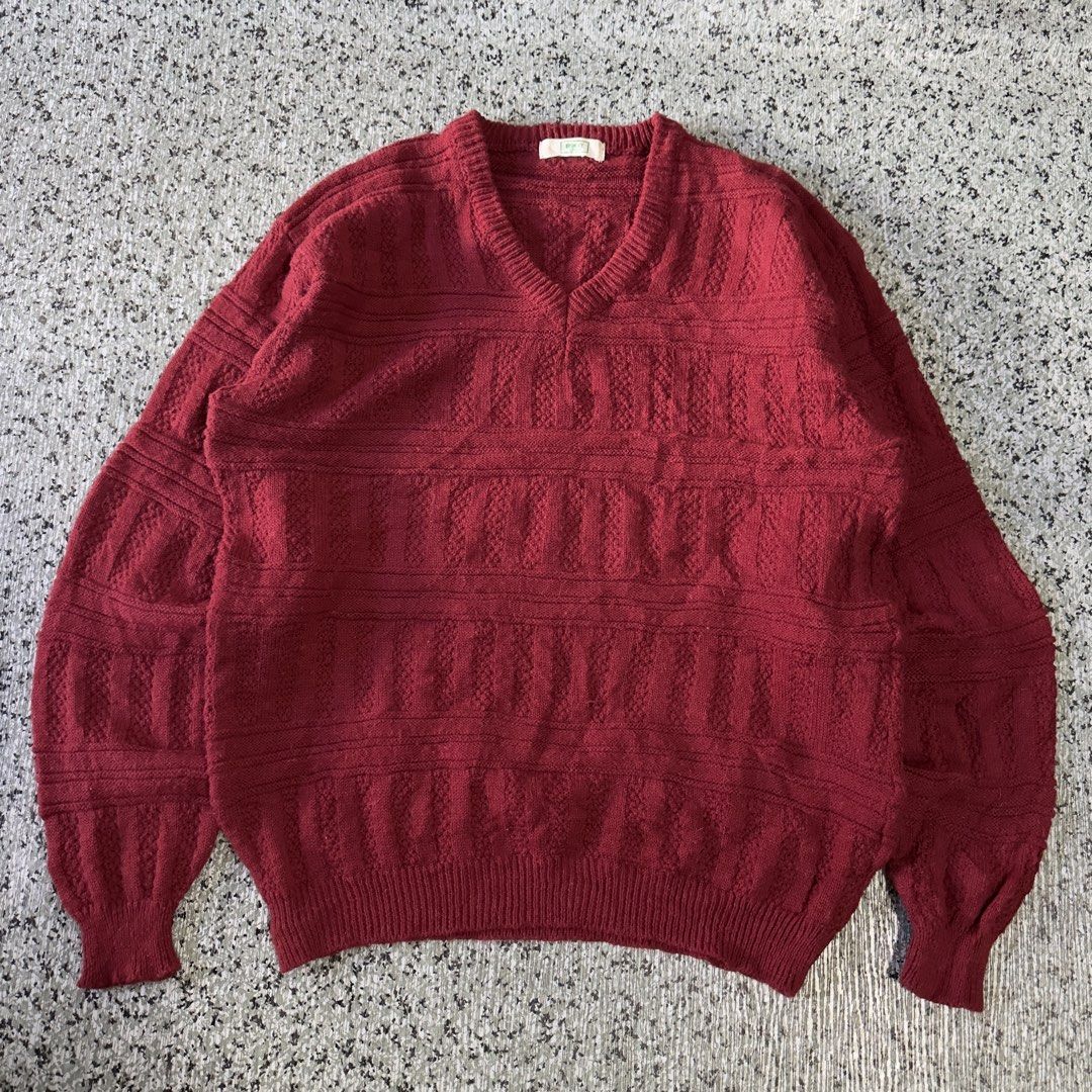 Knited Sweater (Category: Coats, Jackets and Outerwear) located in Baguio. Submitted by secondoption.ph (Listing ID 1463937630, Image 1). Description: Size medium Length 25 Width 21.