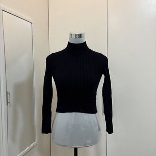 (Category: ) located in . Submitted by declutteredcloset_ (Listing ID 1463907941, Image 1). Description: .