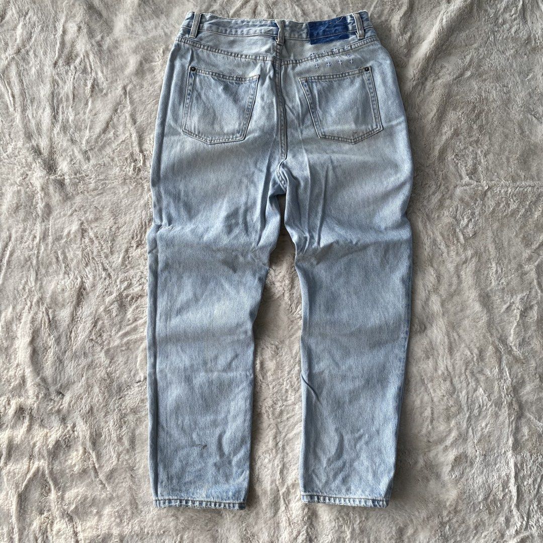 KSUBI DENIM WASH JEANS AUTHENTIC (Category: Jeans) located in Cadiz. Submitted by thrift_hunt_garage (Listing ID 1463897678, Image 2). Description: KSUBI DENIM WASH JEANS AUTHENTIC Size and measurements by inches : On tag 30 Width 30-32 Length 40 Rise 14 Leg opening 7 Knee 8.5 Thigh 12 Conditions and details Wash denim Slim Fit Jeans Cross embroidery design Issue none Flaws need wash .