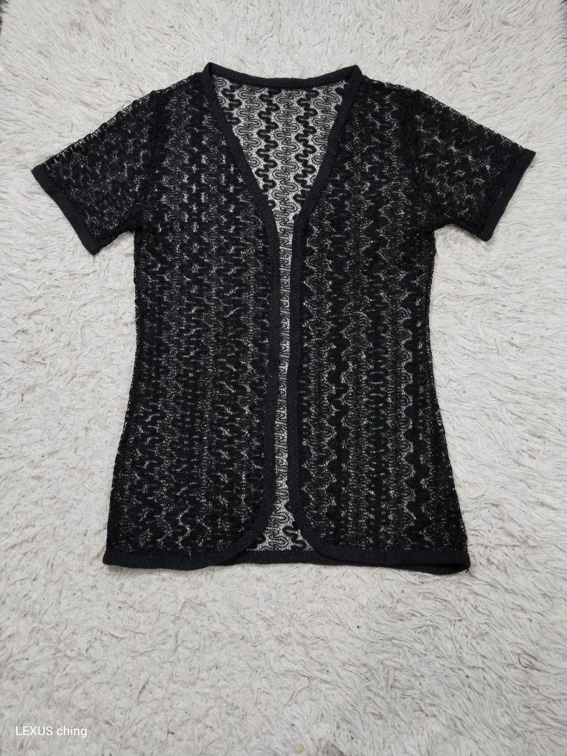 Lace cardigan an intricate open zigzag pattern. (Category: Others Tops) located in Manila. Submitted by lexusthrift1995 (Listing ID 1463845784, Image 1). Description: Size- SMALL to MEDIUM Length- 26 Color rate- 10/10 Condition- 10/10 issue- no issue good condition ‼️150.pesos plus shipping fee 💸MODE OF PAYMENT- GCASH payment first 🚛MODE OF DELIVERY- J&T or LALAMOVE 📍LOCATION- NORTH CALOOCAN CAMARIN BRGY.177 1705 SUNFLOWER STREET. 🗒Note: Plea