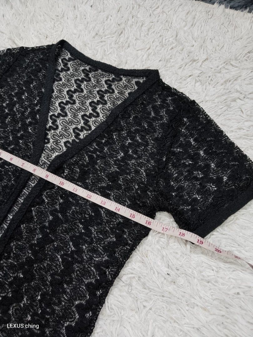 Lace cardigan an intricate open zigzag pattern. (Category: Others Tops) located in Manila. Submitted by lexusthrift1995 (Listing ID 1463845784, Image 2). Description: Size- SMALL to MEDIUM Length- 26 Color rate- 10/10 Condition- 10/10 issue- no issue good condition ‼️150.pesos plus shipping fee 💸MODE OF PAYMENT- GCASH payment first 🚛MODE OF DELIVERY- J&T or LALAMOVE 📍LOCATION- NORTH CALOOCAN CAMARIN BRGY.177 1705 SUNFLOWER STREET. 🗒Note: Plea