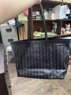 (Category: ) located in . Submitted by Pinkantshoppe (Listing ID 1463833307, Image 1). Description: .