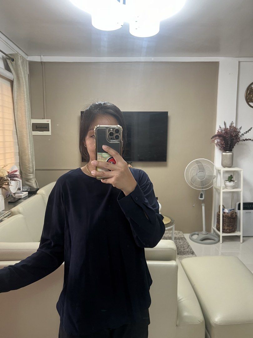 Ladies Top Uniqlo XL (Category: Blouses) located in Angeles City. Submitted by liamandmommycloset (Listing ID 1463776543, Image 2). Description: .