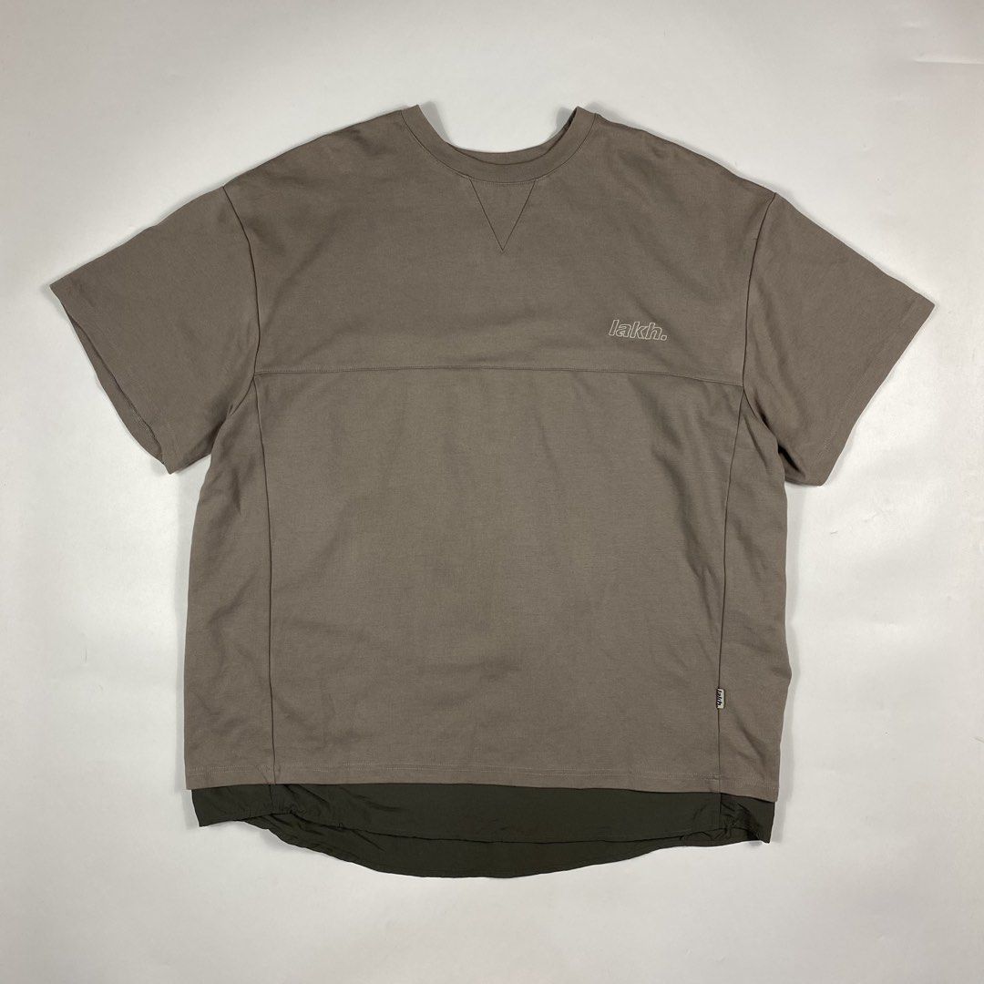 Lahk - Layer Side Slit Shirt (Category: Tshirts & Polo Shirts ) located in Iloilo. Submitted by s3condh4nd. (Listing ID 1463925507, Image 1). Description: Tagged Size : XL Condition : 10/10 Dimensions Width - 25 Length - 30 Shoulder - 23 Sleeve - 8.5 Condition : This item is used , Please don’t expect if it is like brand new. Measured : Laid Flat by Inches Payment : GO TYME / BPI.