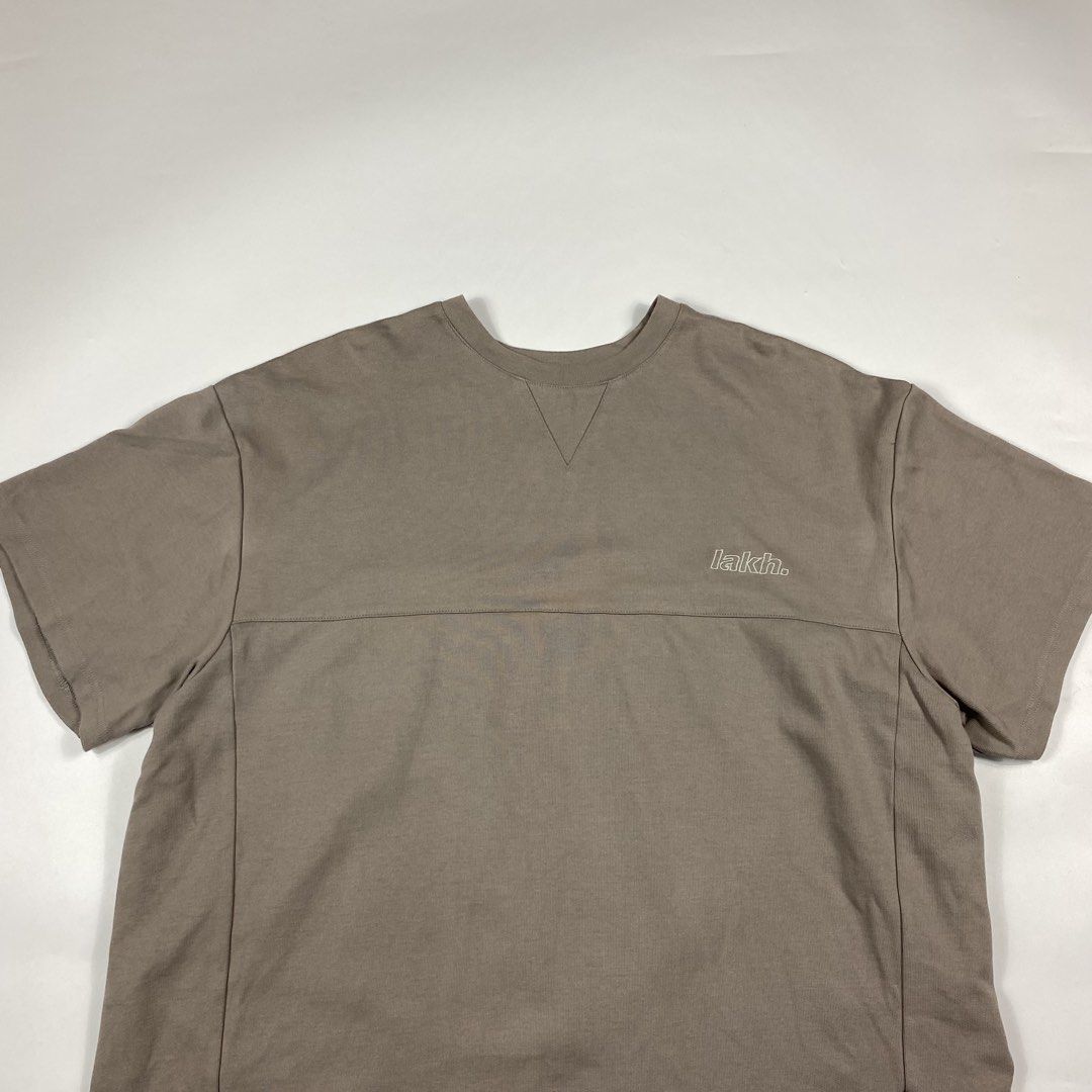 Lahk - Layer Side Slit Shirt (Category: Tshirts & Polo Shirts ) located in Iloilo. Submitted by s3condh4nd. (Listing ID 1463925507, Image 3). Description: Tagged Size : XL Condition : 10/10 Dimensions Width - 25 Length - 30 Shoulder - 23 Sleeve - 8.5 Condition : This item is used , Please don’t expect if it is like brand new. Measured : Laid Flat by Inches Payment : GO TYME / BPI.