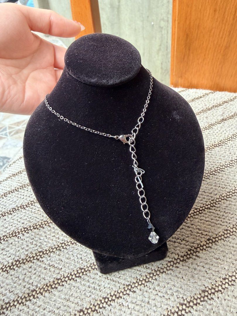 Lariat Silhouette Handwoven Necklace (Category: Necklaces) located in Baguio. Submitted by ziasboutique (Listing ID 1463851357, Image 3). Description: Lariat Silhouette Handwoven Necklace Black metal material 400 pesos Authentic Japan /US/UK Accessories PM agad for details As is po tayo, declaring flaws if there is NO COD/ Payment First only Location: Baguio City 🌲 Shipping Nationwide.