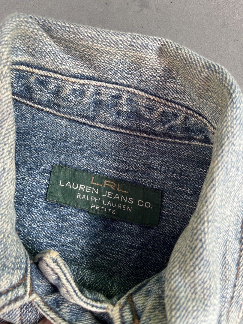 LAUREN RALPH LAUREN DENIM JACKET (Category: Coats, Jackets and Outerwear) located in Quezon City. Submitted by kentstuff (Listing ID 1463834663, Image 3). Description: LAUREN RALPH LAUREN Size M On Tag Shoulder-Hem : 21.5” Pit-Pit : 18.5” Condition: Excellent CR: 9.8/10 Flaws: yellow stain Needwash DISCLAIMER: This is a thrifted item. All brands, logos, and trademarks belong to their rightful owners. We’re here to rehome great pieces — no brand a