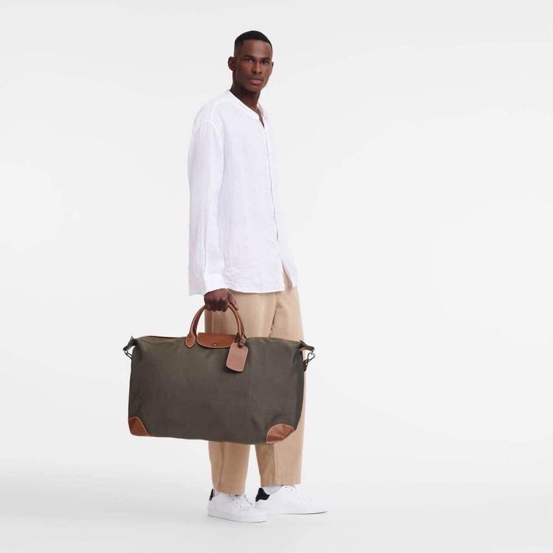 LC Boxford XL Travel (Category: Sling Bags) located in Manila. Submitted by bagsandmanymanymore1 (Listing ID 1463794795, Image 2). Description: LC Boxford XL Travelling Bag Size 60cm Canvas material Lightweight bag Actual picture posted Dustbag inclusion .