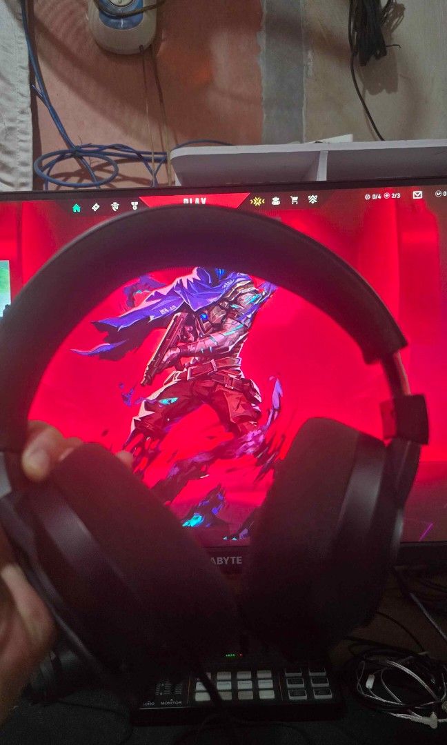 Lenovo H210 Gaming Headset (Wired 3.5mm) (Category: Headphones & Headsets) located in Bay. Submitted by kuraudouchiha (Listing ID 1463837996, Image 1). Description: Selling my Lenovo H210 Wired Gaming Headset! Very lightly used, 100% working, kaso na tuklap ba yung foam due to storage. Price is adjusted accordingly Para ma palitan mo nalang ng universal replacement pads.