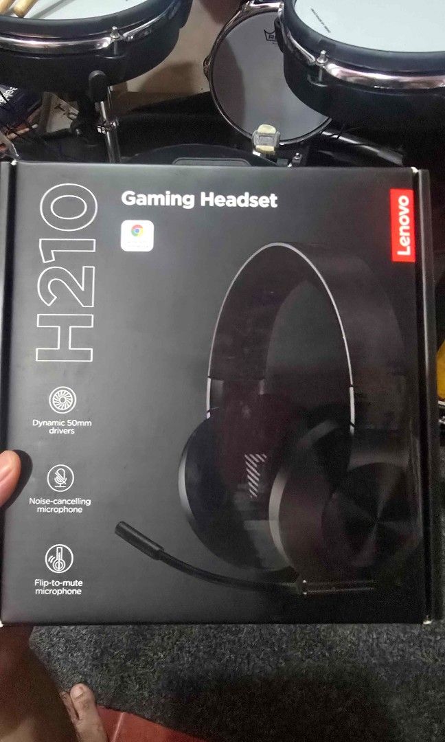 Lenovo H210 Gaming Headset (Wired 3.5mm) (Category: Headphones & Headsets) located in Bay. Submitted by kuraudouchiha (Listing ID 1463837996, Image 2). Description: Selling my Lenovo H210 Wired Gaming Headset! Very lightly used, 100% working, kaso na tuklap ba yung foam due to storage. Price is adjusted accordingly Para ma palitan mo nalang ng universal replacement pads.