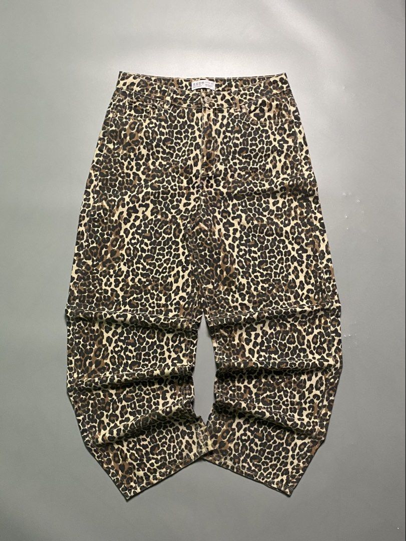Leopard baggy pants (Category: Jeans) located in Manila. Submitted by daily_findsph (Listing ID 1463923117, Image 1). Description: .