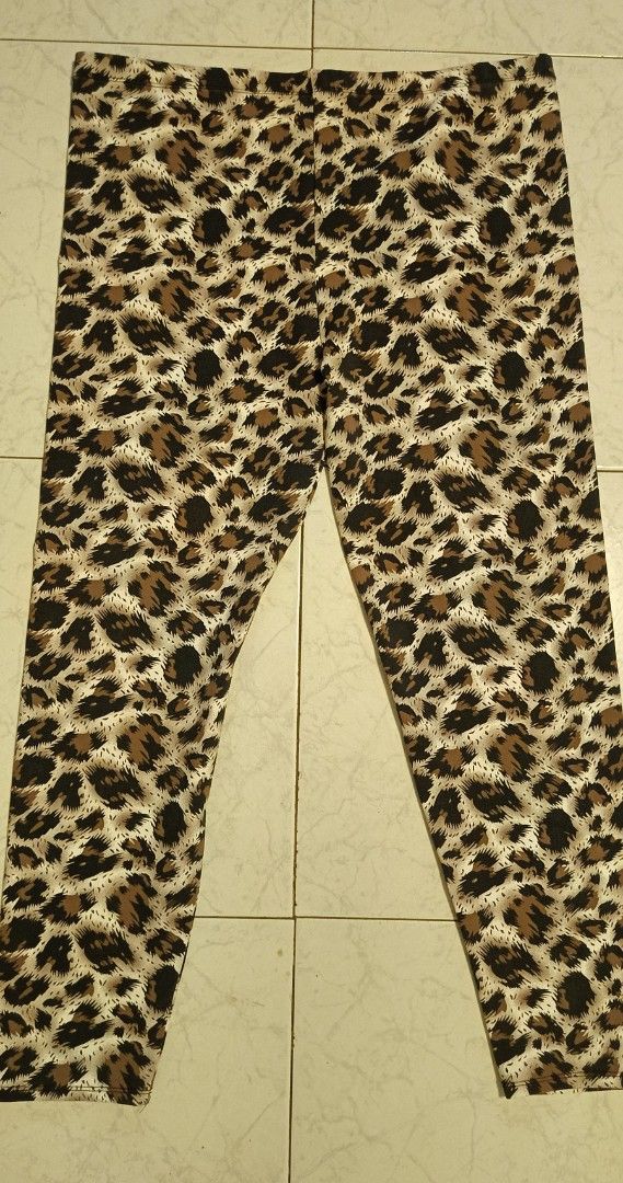 Leopard Print Leggings (Category: Activewear) located in Paranaque City. Submitted by yesyesyo (Listing ID 1463828865, Image 1). Description: - Trendy leopard print design - Stretchy material for a comfortable fit - Perfect for lounging or casual outings - Effortlessly pairs with various tops - A fun addition to your wardrobe! this is not thrifted. all are for personal decluttering only. payment thru Gcash delivery options: J&T and Lalamove. plea