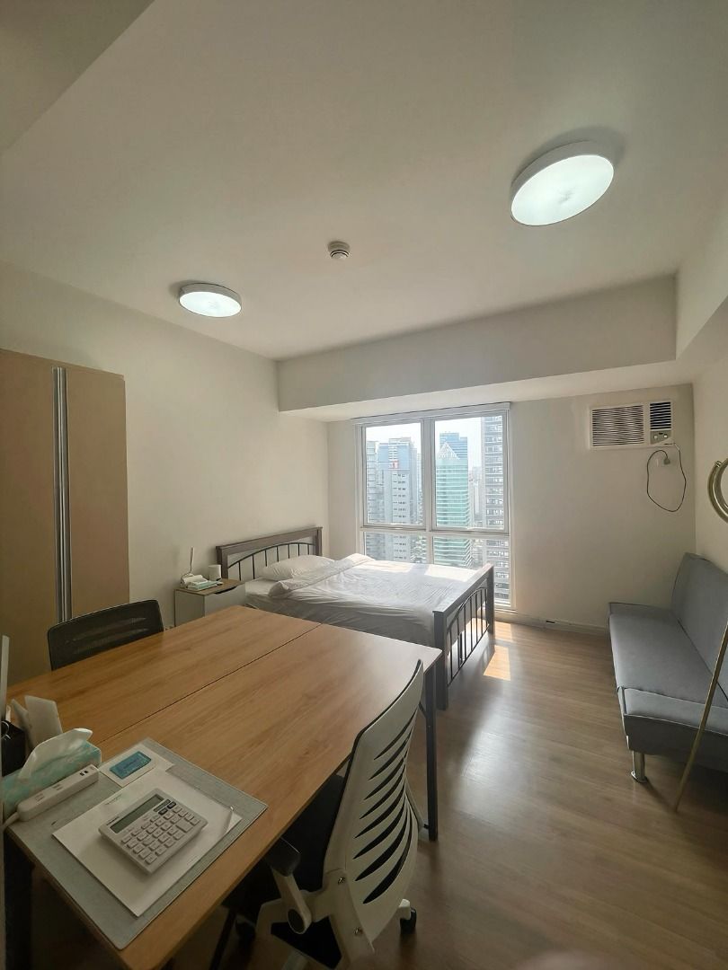 GOOD DEAL! Lerato | Studio Condo Unit For Sale- #10596 (Category: Apartments & Condos) located in Makati City. Submitted by everbrightph_09171681688 (Listing ID 1463831163, Image 2). Description: ERE Code: 10596 Unit Details: Studio 1T&B FA: 29sqm Sold as is where is Asking Price: Php 4,200,000.00 For best assistance and viewing schedule, call your professional real estate pals today! For Inquires: 0917 168 1688 For Enlistment: 0917 120 3196 Inst