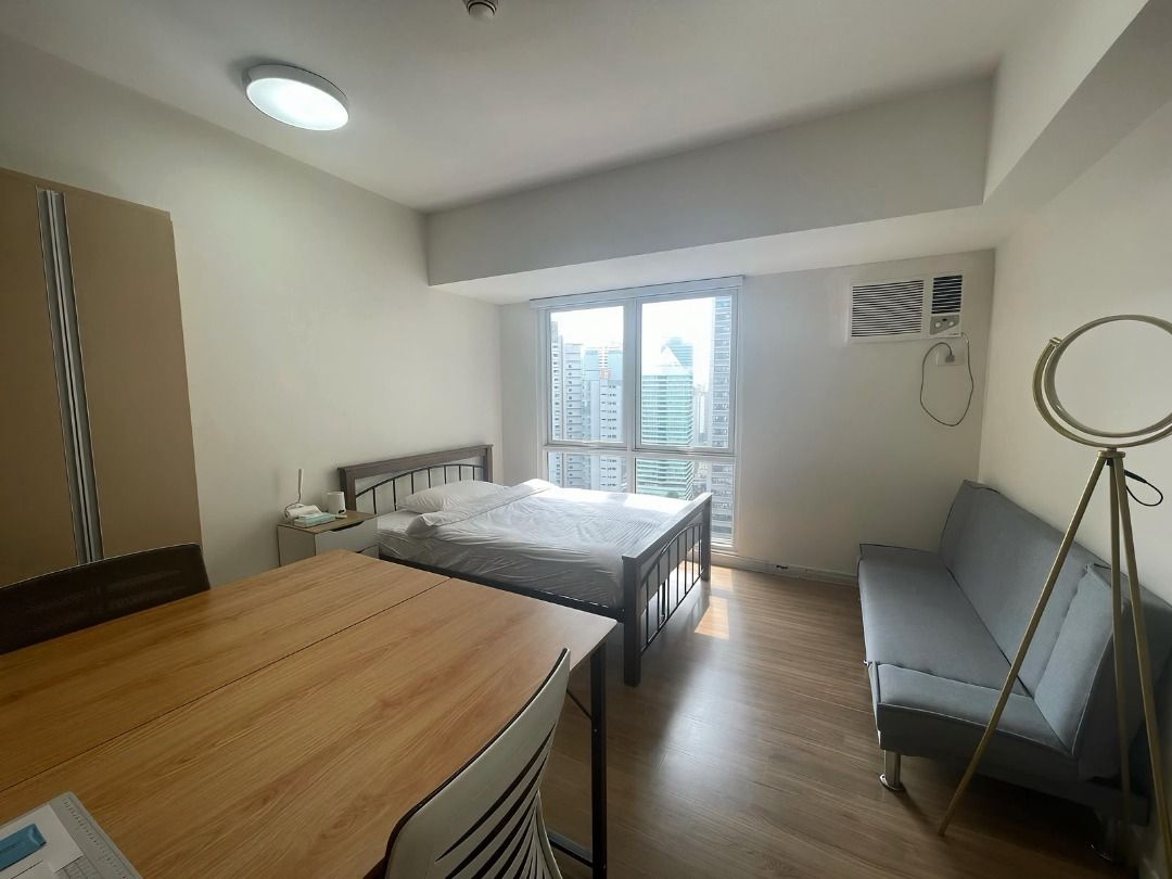 GOOD DEAL! Lerato | Studio Condo Unit For Sale- #10596 (Category: Apartments & Condos) located in Makati City. Submitted by everbrightph_09171681688 (Listing ID 1463831163, Image 3). Description: ERE Code: 10596 Unit Details: Studio 1T&B FA: 29sqm Sold as is where is Asking Price: Php 4,200,000.00 For best assistance and viewing schedule, call your professional real estate pals today! For Inquires: 0917 168 1688 For Enlistment: 0917 120 3196 Inst