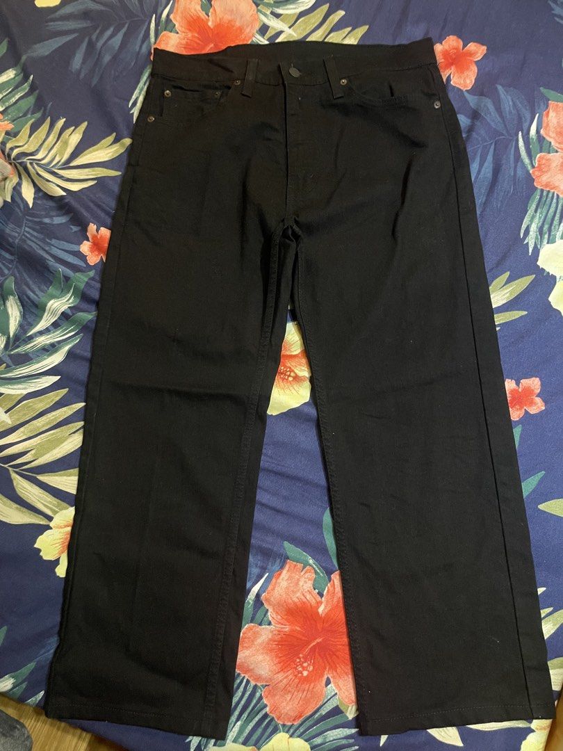 Levi's 505 Black Jeans W33 L30 (Category: Jeans) located in Badoc. Submitted by ganalgeral12718 (Listing ID 1463874668, Image 1). Description: - Brand: Levi's - Model: 505 - Fit: Straight - Size: W33 L30 - Color: Black - Closure: Button fly - Features: Classic five-pocket styling, durable denim construction - Style: Versatile, great for everyday wear.
