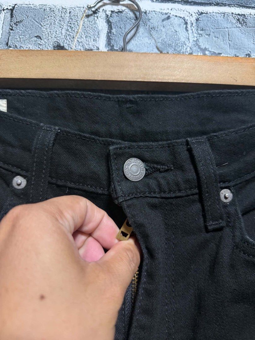 LEVI'S 511 BIG E PREMIUM MEGA BLACK DENIM PANTS (Category: Jeans) located in Santa Rosa. Submitted by ivy_nacion_bongat (Listing ID 1463827257, Image 3). Description: LEVI’S 511 BIG E PREMIUM MEGA BLACK DENIM PANTS 100% Legit Excellent condition Altered length issue only No major issues Size 31 x 38 length PRICE 1⃣8⃣8⃣0⃣ PM.