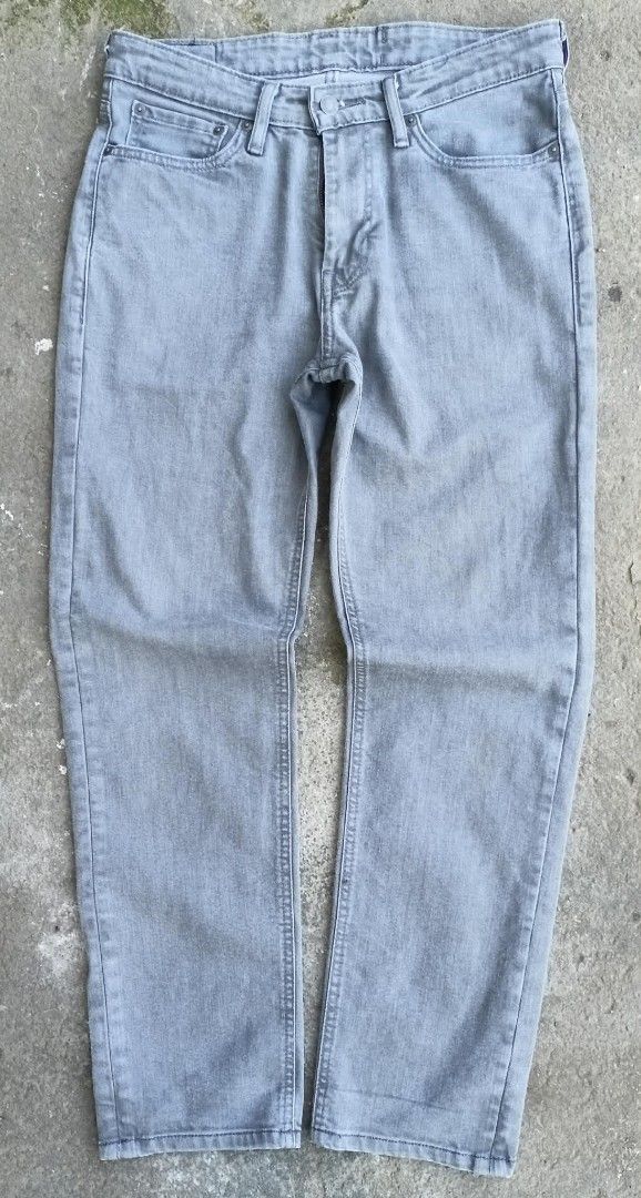 Levi's 550 Relaxed Fit Jeans Grey (Category: Jeans) located in Jagna. Submitted by calmturtle_46c083 (Listing ID 1463852547, Image 2). Description: - Grey Levi's 550 Jeans - Relaxed fit, straight leg - Classic 5-pocket styling - Button and zip fly - Perfect for everyday wear - Please check photos for exact shade.