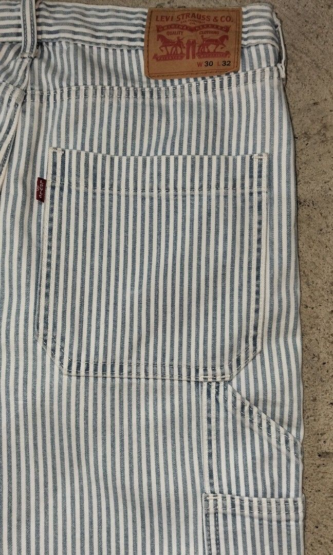 Levi's Carpenter pants (Category: Jeans) located in Alaminos. Submitted by jez.18 (Listing ID 1463823587, Image 3). Description: W30-34 L40.