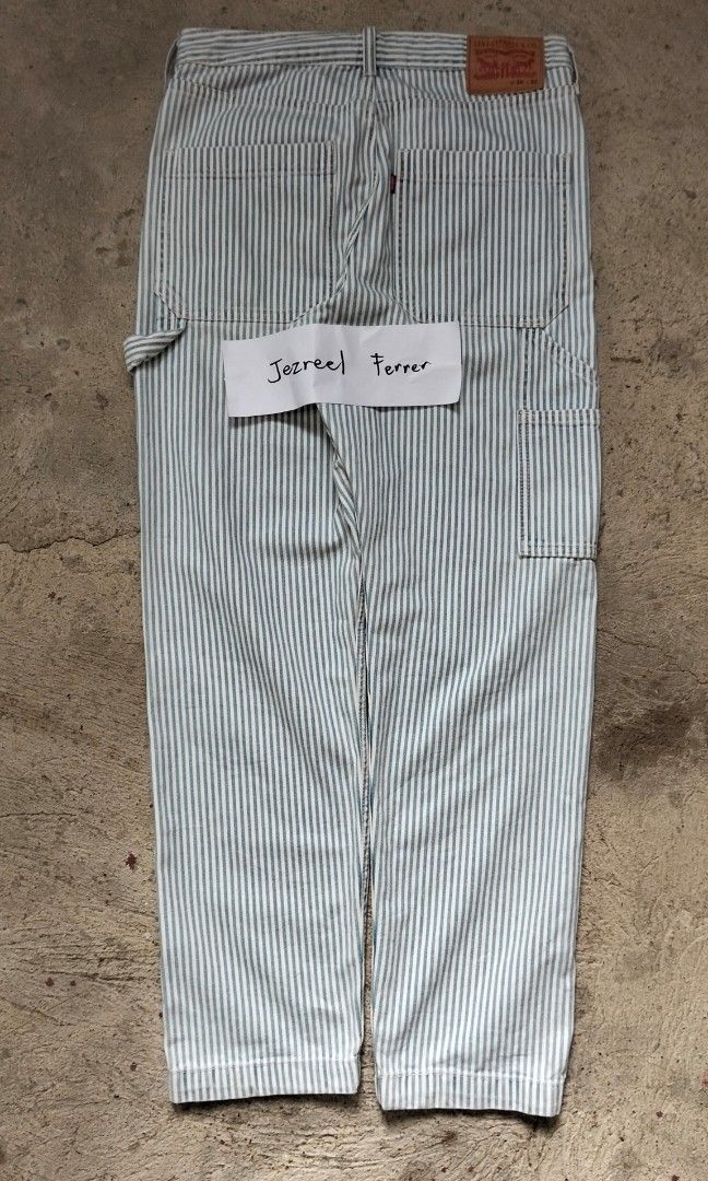 Levi's Carpenter pants (Category: Jeans) located in Alaminos. Submitted by jez.18 (Listing ID 1463823587, Image 2). Description: W30-34 L40.