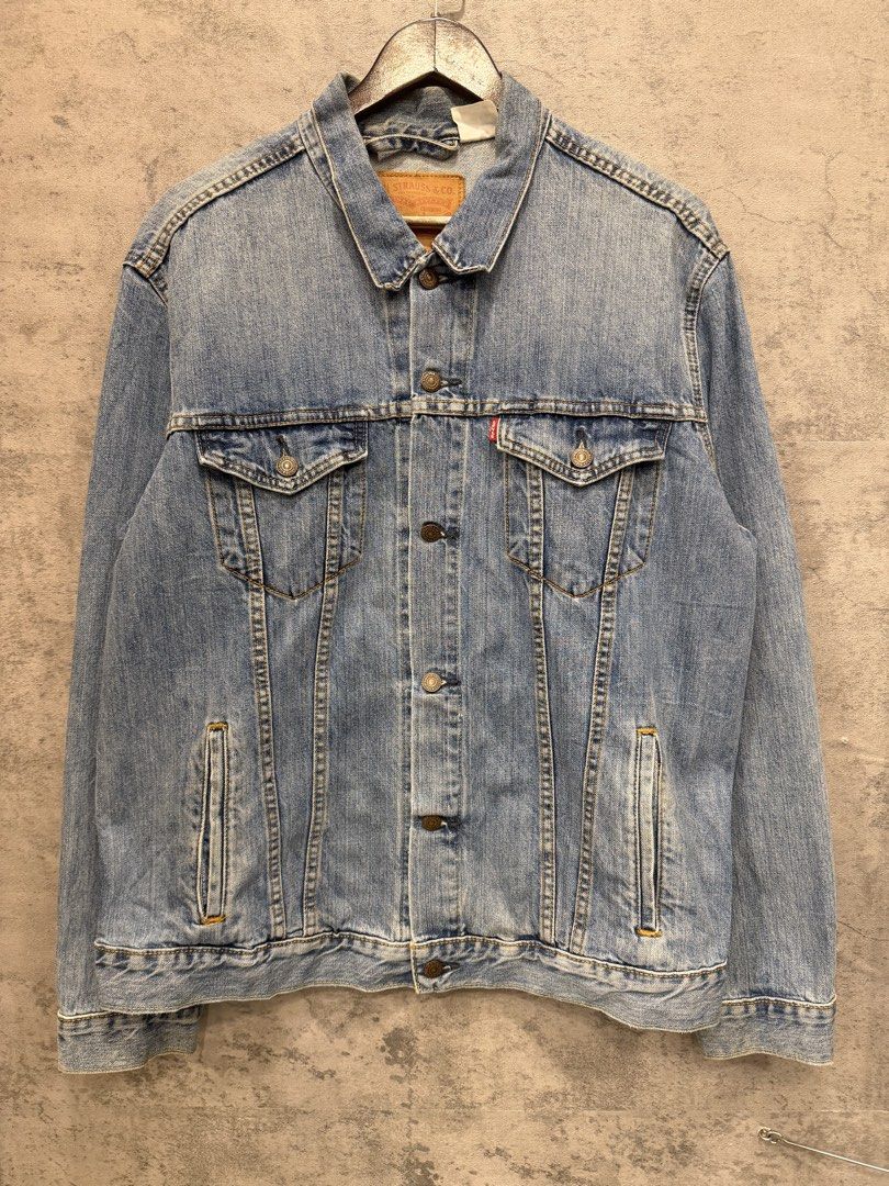 Levis denim jacket (Category: Coats, Jackets and Outerwear) located in Quezon City. Submitted by macleen17 (Listing ID 1463828161, Image 1). Description: Levis denim jacket Size XL Excellent Condition Made in Mexico .