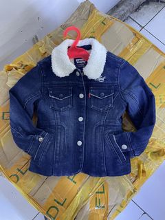 (Category: ) located in . Submitted by riyizthriftz (Listing ID 1463892604, Image 1). Description: .