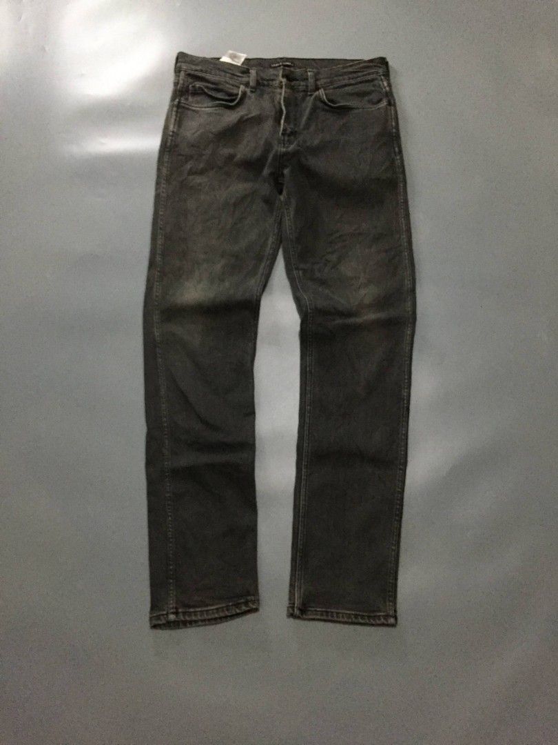 Levi's Line 8 (Category: Jeans) located in Balayan. Submitted by _wethrift (Listing ID 1463904932, Image 1). Description: Levi's line 8 - size 34 - length 44 - leg hole 7 - excellent condition - color rate: 9.5/10 - no flaws - crispy condition MINE — 📩 + Shipping fee 📍 Balayan, Batangas.