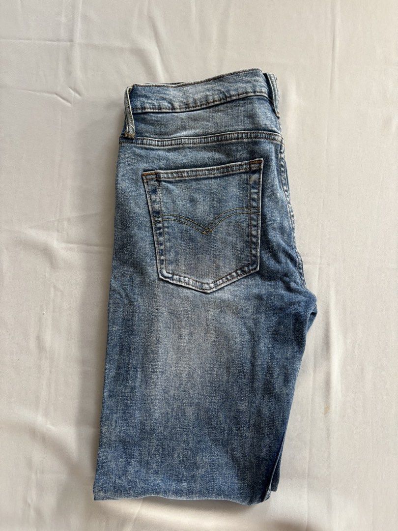 LEVI’S MEN’S 511 SLIM JEANS (Category: Jeans) located in Bulacan. Submitted by kennyfindss (Listing ID 1463927829, Image 3). Description: W: 34–35” L: 40” Color Rate: 10/10 Condition: Good Condition Issues: None Sourced from: USA DM TO PURCHASE.