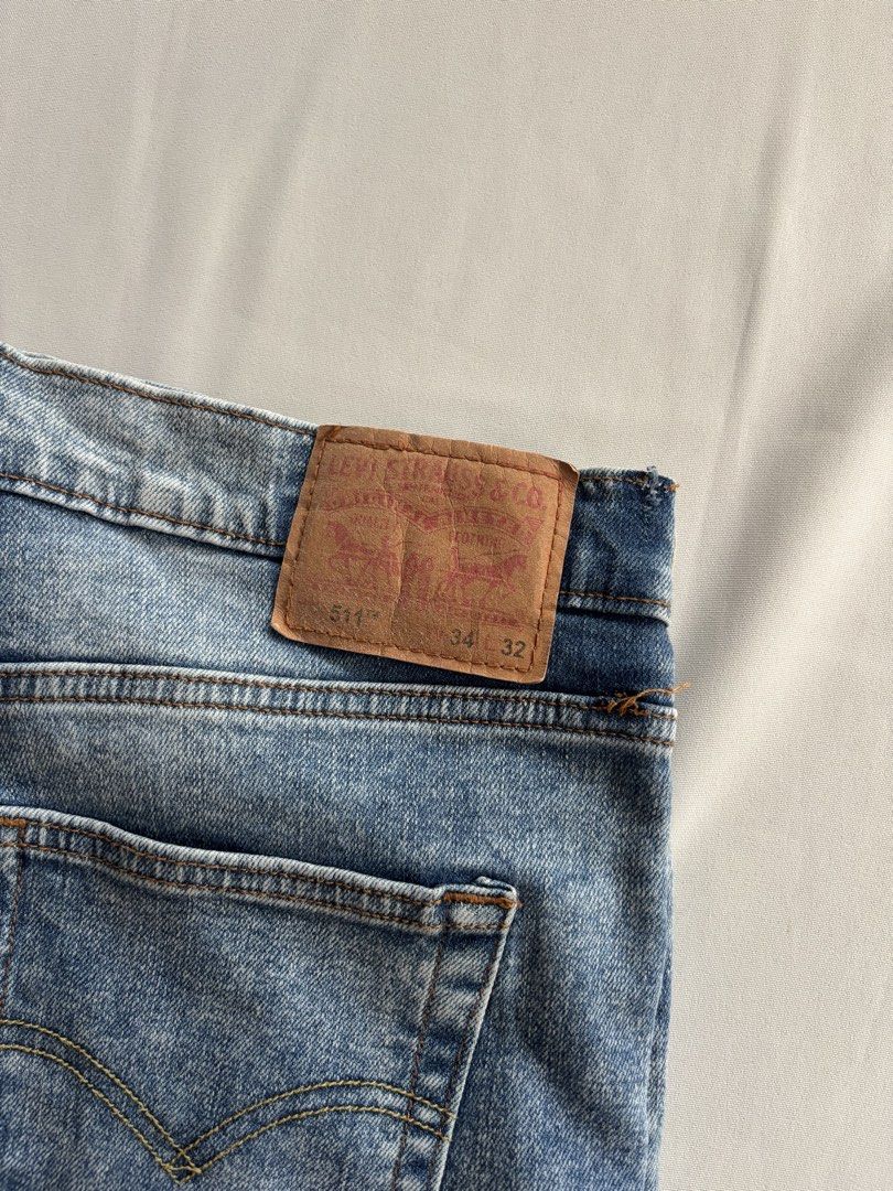 LEVI’S MEN’S 511 SLIM JEANS (Category: Jeans) located in Bulacan. Submitted by kennyfindss (Listing ID 1463927829, Image 2). Description: W: 34–35” L: 40” Color Rate: 10/10 Condition: Good Condition Issues: None Sourced from: USA DM TO PURCHASE.