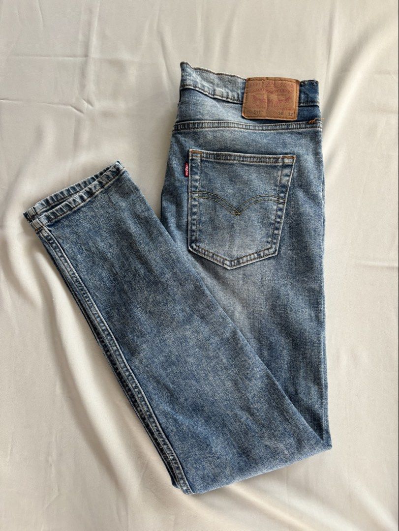 LEVI’S MEN’S 511 SLIM JEANS (Category: Jeans) located in Bulacan. Submitted by kennyfindss (Listing ID 1463927829, Image 1). Description: W: 34–35” L: 40” Color Rate: 10/10 Condition: Good Condition Issues: None Sourced from: USA DM TO PURCHASE.