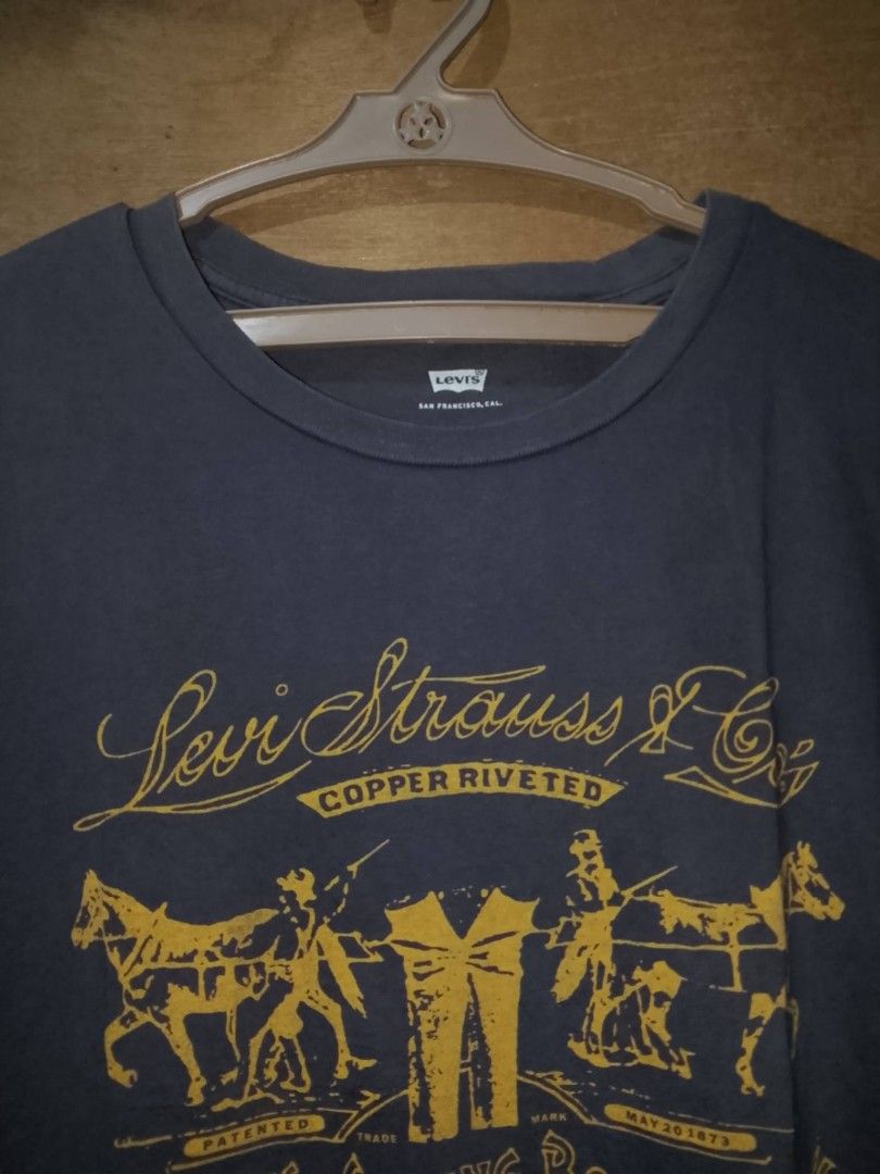 Levi's Two horse (Category: Tshirts & Polo Shirts ) located in Naga. Submitted by choythrift (Listing ID 1463880507, Image 2). Description: LEVI'S TWO HORSE Condition: 9/10 Color rate: 9/10 Plus shipping fee J and t , flash express /drop off urban chicc Meet up around Naga city and Magarao Location: Naga City, Bicol Direct Message 💌.