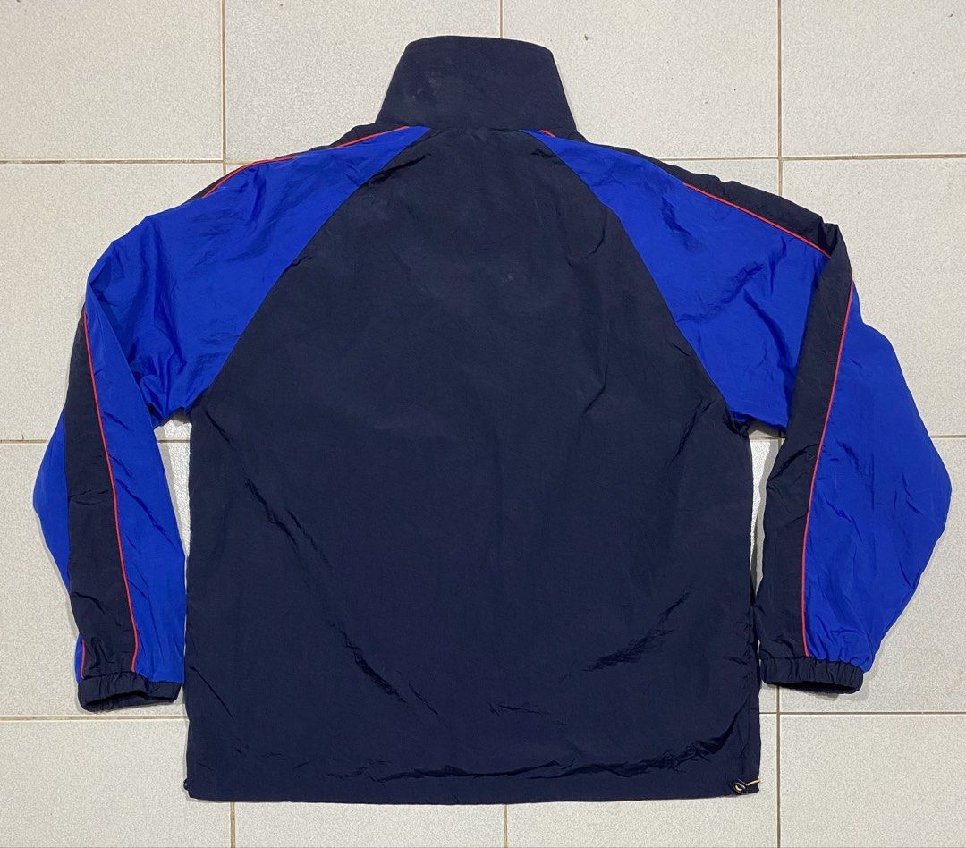 Levis X Peanuts Collaboration Jacket (Category: Coats, Jackets and Outerwear) located in Mandaue City. Submitted by MJ_80 (Listing ID 1463788497, Image 2). Description: Mens Levis X Peanuts Collaboration Nylon Full Zip Jacket Size Large Dimes: 25 X 28 Has light stain, see last photo Color rate & Condition: 9.8/10 Price: 1,150 .