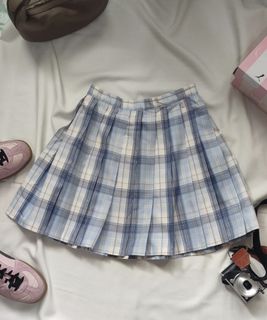 (Category: ) located in . Submitted by emmas.ukay.finds (Listing ID 1463936559, Image 1). Description: .