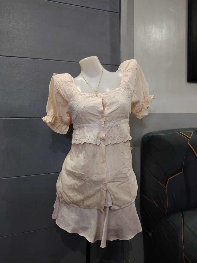 light orange couquette top 🐥 (Category: Others Tops) located in Hermosa. Submitted by lcvelycath (Listing ID 1463769786, Image 3). Description: size: s-m mine: ₱149 bid: ₱+10 lock: ₱349 (shipped) EOB: monday—september 28 (the seller is on vacation 😘) °. thrifted, pre-loved, or brand new but ready to wear (some aren't bcs i don't have the time to wash them, very sorryy :<) colors may vary due to lightning & quality 𐙚 °. check details before min