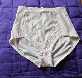 (Category: ) located in . Submitted by vanilla_sandalwood (Listing ID 1463790419, Image 1). Description: .