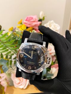 (Category: ) located in . Submitted by luxshare_preloved_ (Listing ID 1463795695, Image 1). Description: .