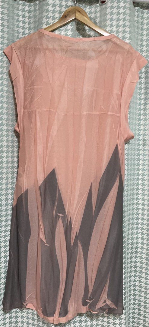 Limi Feu Sheer Dress (Category: Dresses) located in Mabalacat. Submitted by designerbrandsforless (Listing ID 1463872791, Image 3). Description: In great condition! Size: small Best fit up to medium .