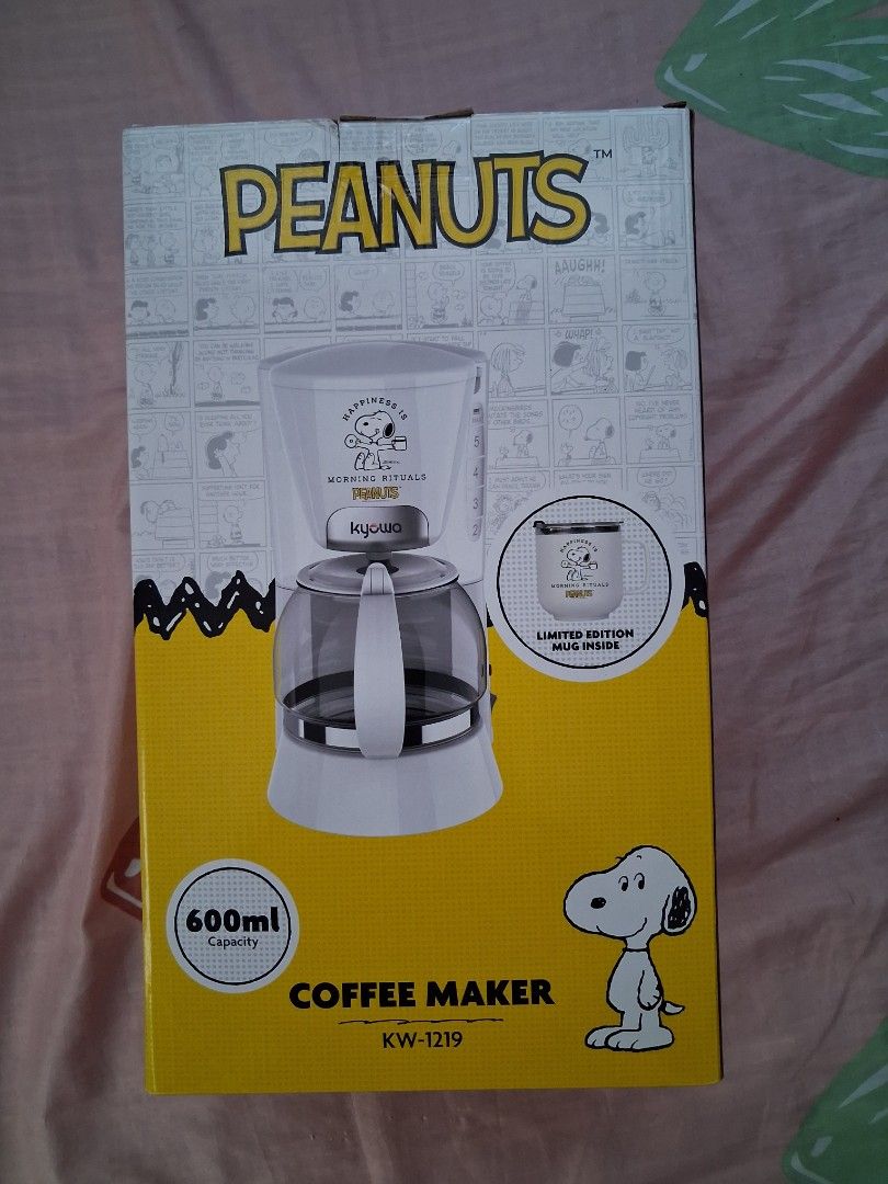 LIMITED EDITION PEANUTS COFFEE MAKER (Category: Coffee & Tea Tableware) located in Manila. Submitted by pinkygirl.01 (Listing ID 1463834273, Image 1). Description: never used. .
