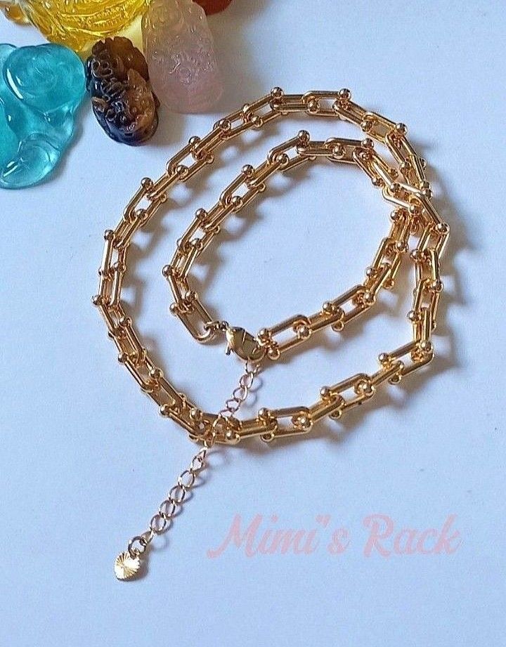 LINK CHAIN DESIGN GOLD NECKLACE (Category: Necklaces) located in Taguig. Submitted by mimisrack (Listing ID 1463913164, Image 3). Description: 💛Timeless gold statement with modern minimalist edge -Link chain design symbolizes connection, unity, and strength -Gold tone represents prosperity, confidence, and timeless elegance -Clean structured links create a bold yet refined look -Versatile styling - perfect for layering or wearing solo -Polished 