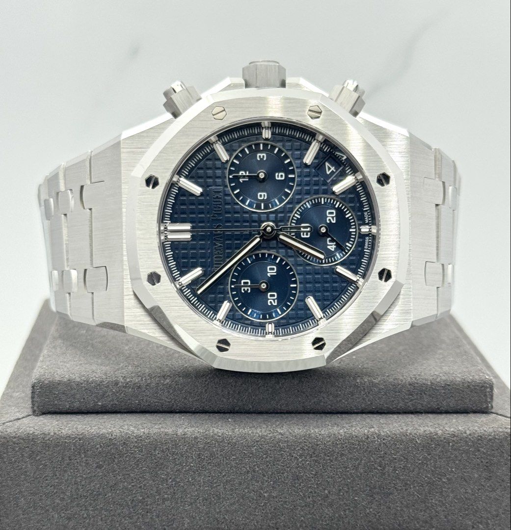 Local AD Unpolished Like New Oct 2025 Audemars Piguet Royal Oak Chronograph 26240ST Blue Dial 26240ST.OO.1320ST.05 (Category: Watches) located in Singapore. Submitted by dreamtimes.sg (Listing ID 1463895136, Image 1). Description: Subscribe to our tele group for daily watch deals alert @dreamtimesingapore https://shorturl.at/pFTIr Local AD Unpolished Like New Oct 2025 Audemars Piguet Royal Oak Chronograph 26240ST Blue Dial 26240ST.OO.1320ST.05 Da