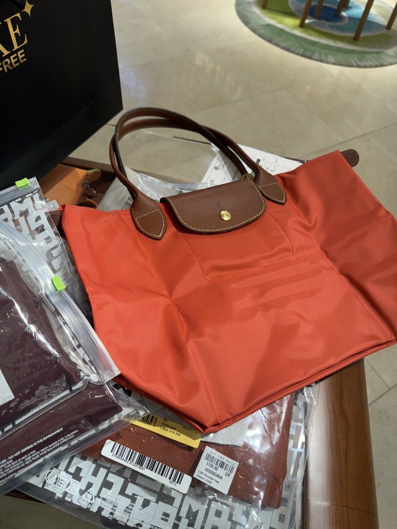 LONGCHAMP (Category: Shoulder Bags) located in Dasmarinas. Submitted by preloved_brandedbackup (Listing ID 1463849683, Image 3). Description: Auty New Complete .