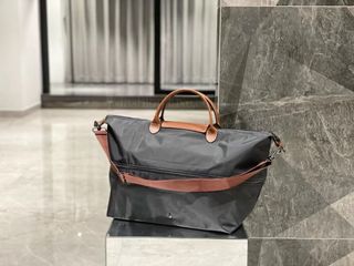 (Category: ) located in . Submitted by fashion_collection (Listing ID 1463884013, Image 1). Description: .