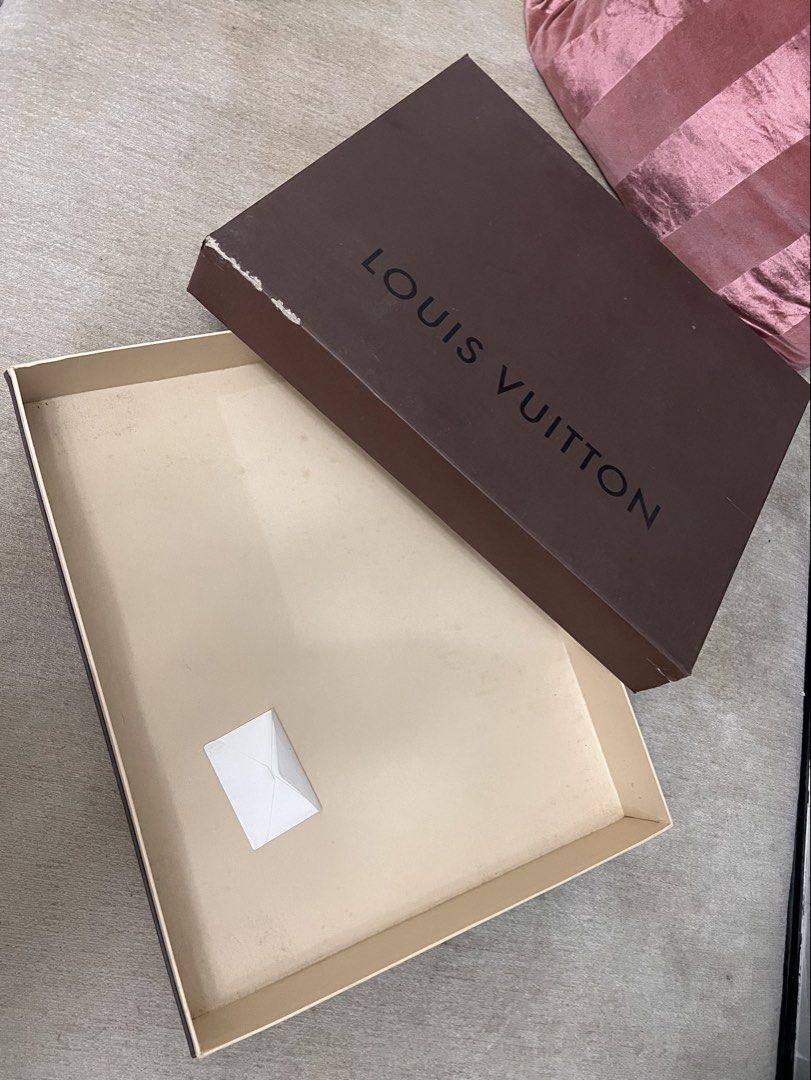 Louis Vuitton BOX ONLY PRELOVED (Category: Luxury Bags & Wallets) located in Makati City. Submitted by carullee (Listing ID 1463875614, Image 2). Description: Preloved japan sourced lv box only Dimension (LWH) 17x14x4.5 inches Repaired corners as shown on photos .