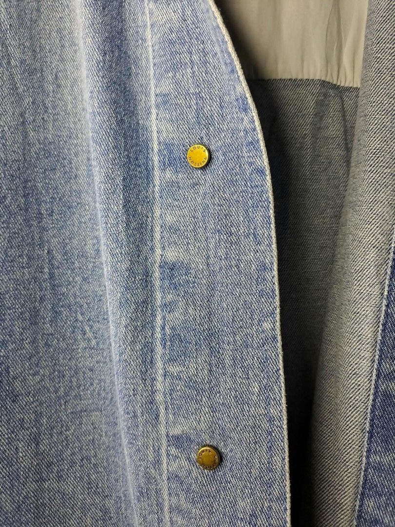 Louis Vuitton Embossed Denim Workwear Jacket (Category: Luxury Apparel) located in Quezon City. Submitted by yaseen73 (Listing ID 1463810697, Image 3). Description: Louis Vuitton Embossed Monogram Lower Section Short Sleeve Denim Workwear Jacket With A Clean Washed Denim Top Half Made in Italy Wearing Size : Small on Tag - Measurements : Width 23 Sleeve Hem 8½ Neck to Sleeve 21 Length 30½ - Needs Wash (With Washable Stain) - Colo Rate : 9.9/10 - 