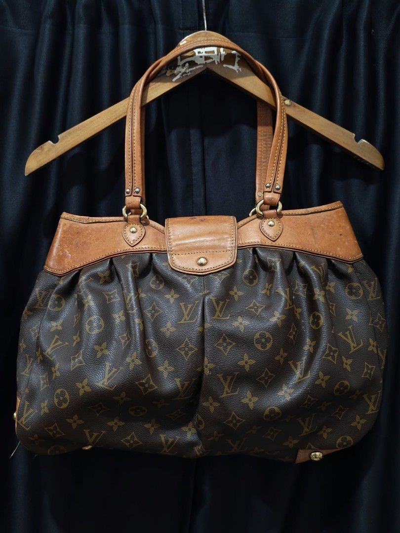 Louis Vuitton Monogram Galliera GM Tote Bag (Category: Luxury Bags & Wallets) located in Baguio. Submitted by solo_ukay (Listing ID 1463802840, Image 1). Description: - Authentic Louis Vuitton Monogram Galliera GM tote bag - Classic LV monogram canvas with tan leather trim and handles - Spacious interior with a twist-lock closure - Zipper pull has some fraying - Perfect for everyday use.