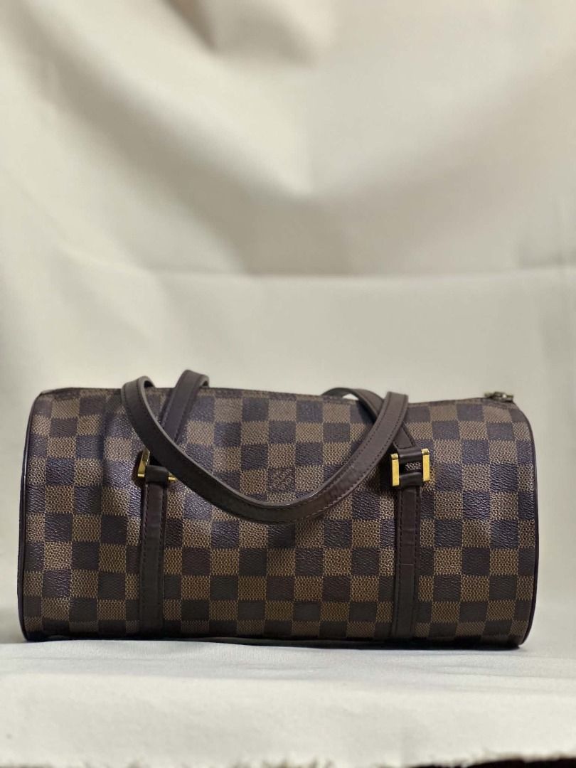 Louis Vuitton Papillon (Category: Luxury Bags & Wallets) located in Caloocan City. Submitted by anewchapterluxx (Listing ID 1463775142, Image 2). Description: LV Damier Ebene Papillon 30 Tote Bag INCLUSIONS: - certificate of authenticity - provided dust bag CONDITION: B+ Rank 8/10 (Good Condition) - Authentic Louis Vuitton Papillon - Classic Damier Ebene Exterior - Interior Lining: Reddish-Orange - Zipper: Brass.