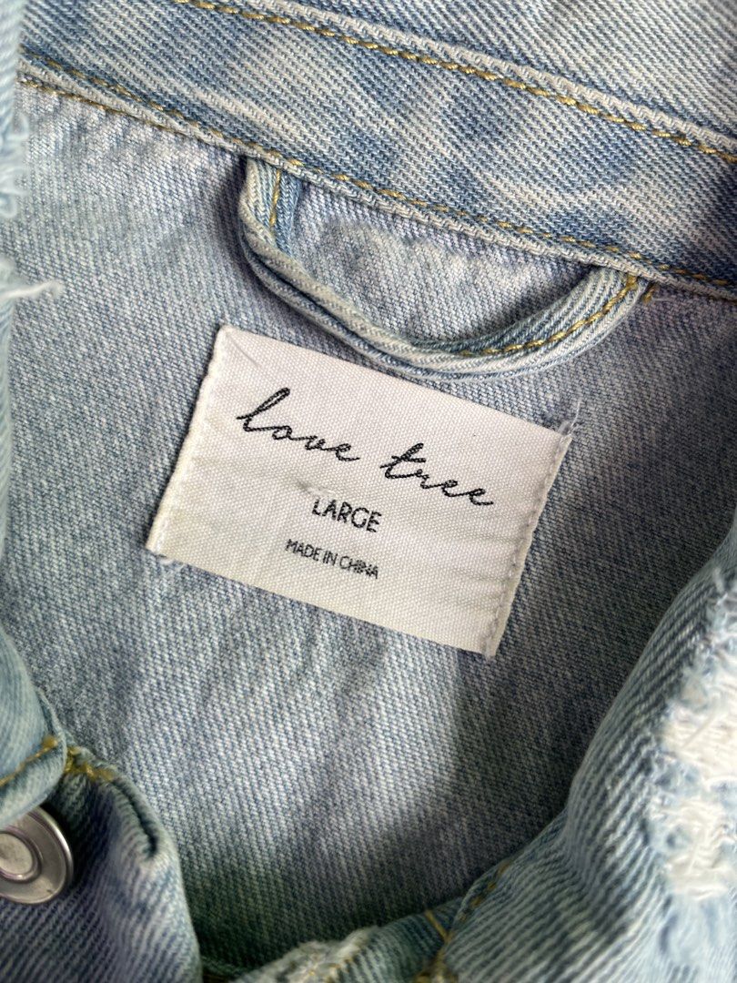 LOVE TREE DENIM JACKET (Category: Coats, Jackets and Outerwear) located in Quezon City. Submitted by kentstuff (Listing ID 1463859873, Image 3). Description: LOVE TREE Size L On Tag Shoulder-Hem : 21” Pit-Pit : 19” Condition: Excellent CR: 9.8/10 Flaws: ❌ Needwash DISCLAIMER: This is a thrifted item. All brands, logos, and trademarks belong to their rightful owners. We’re here to rehome great pieces — no brand affiliation intended..