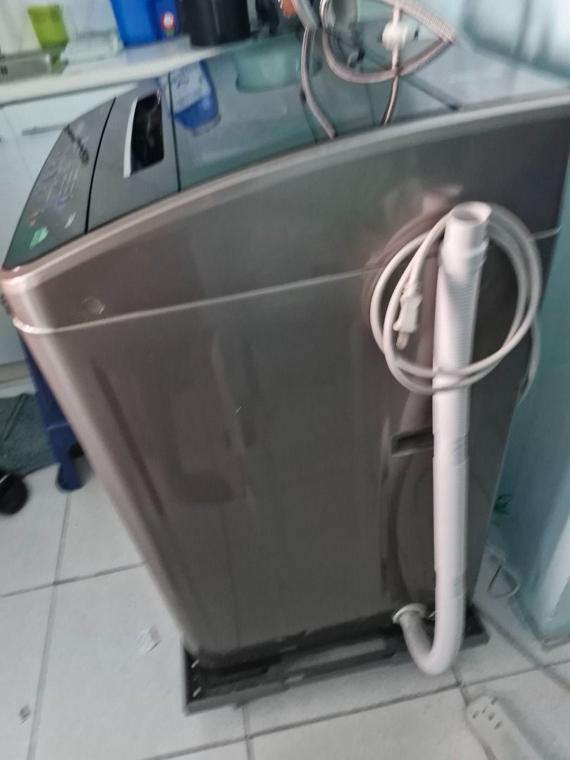 LSP780GP WHIRLPOOL 7.8KG TOPLOAD (Category: Washing Machines and Dryers) located in Caloocan City. Submitted by grandocean.141438 (Listing ID 1463895604, Image 3). Description: With adjustable stand with 4 wheels.