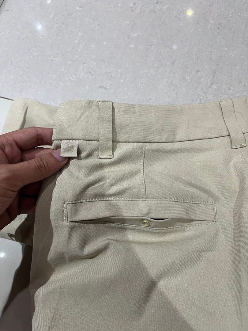 Lululemon Golf Pants Beige Men's Size (Category: Trousers) located in Caloocan City. Submitted by pumarenluc79160 (Listing ID 1463809694, Image 3). Description: - Beige Lululemon pants - Ideal for golf or casual wear - Comfortable and movement-friendly material - Features button closure and pockets - Versatile for everyday use.
